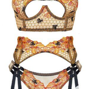 ISO Interesting/Unique Lingerie Sets/Pieces